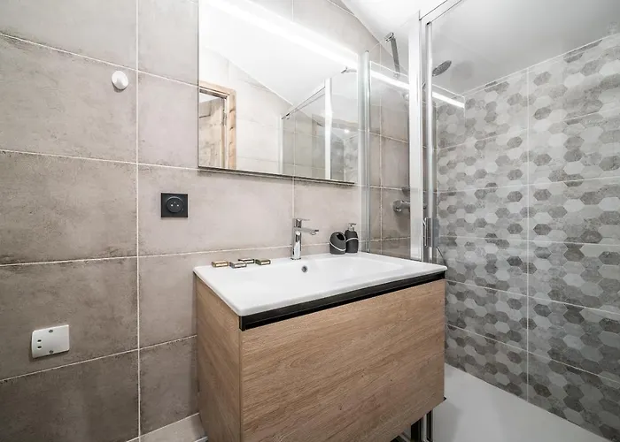 Apartment Kotibe - By Emerald *