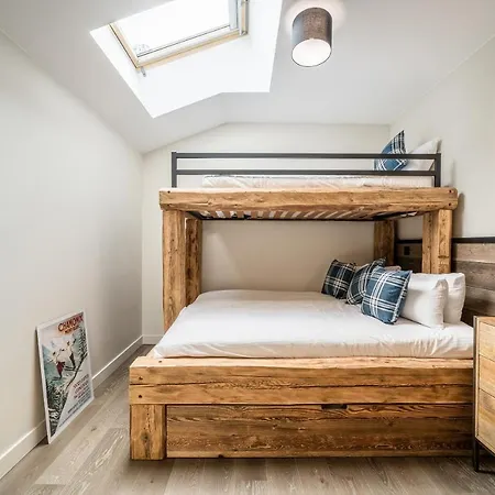 Kotibe - By Emerald * 霞慕尼